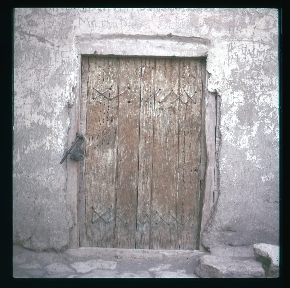 Puerta con candado, Chile, 1950 -1965