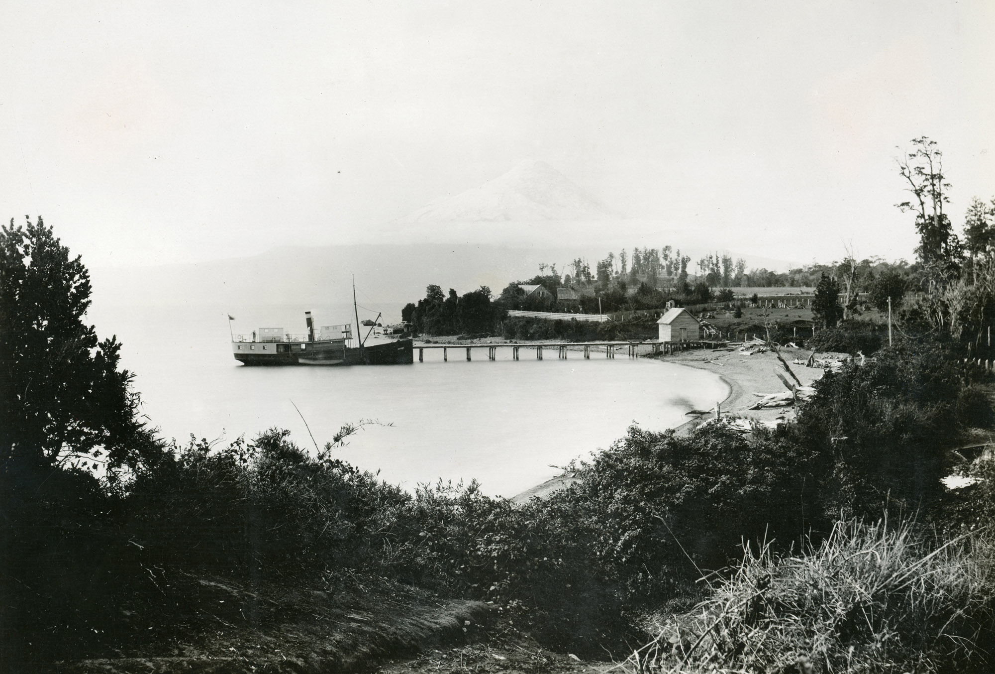 Los Riscos y Volcán Osorno, Lago Llanquihue, ca. 1928