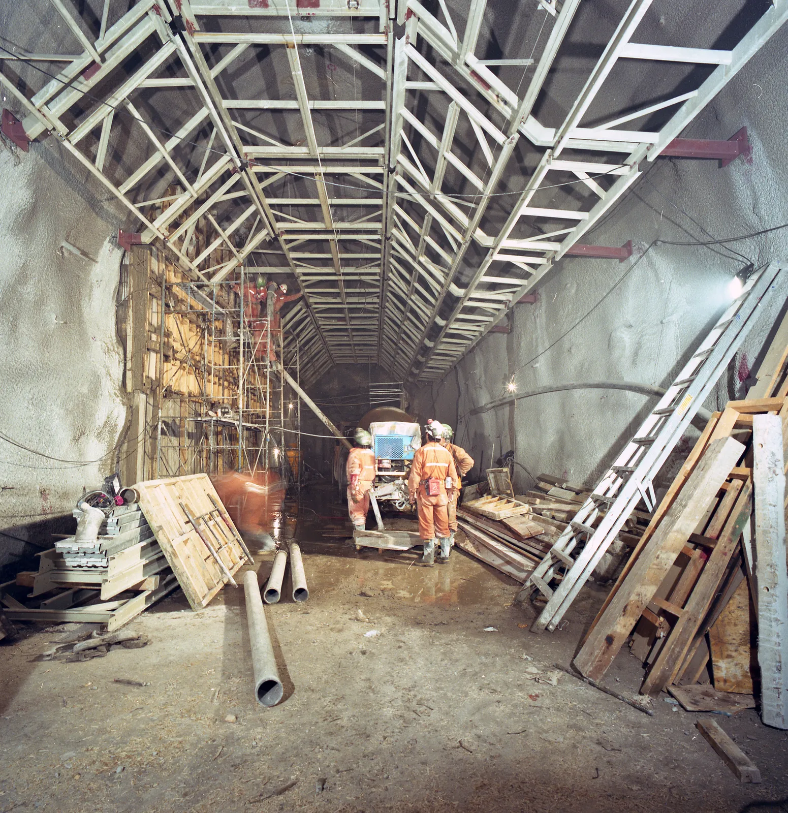 Reforzamiento de galerías de la mina El Teniente, 1991