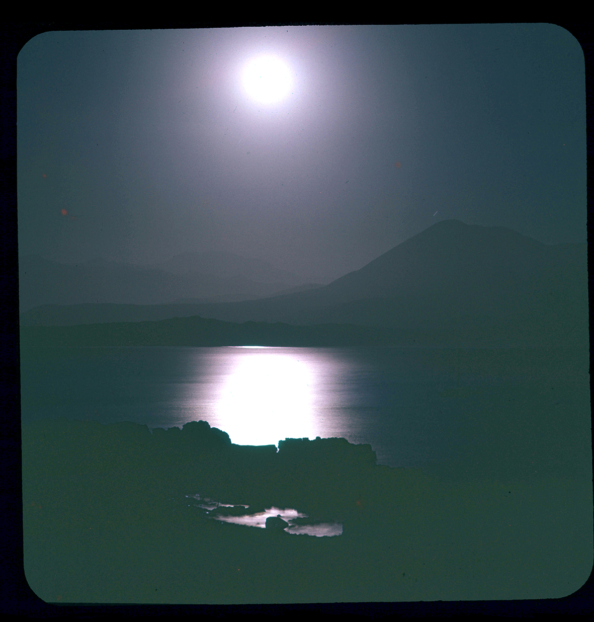 Bahía y montañas, Región de Atacama, Chile, 1950 - 1965