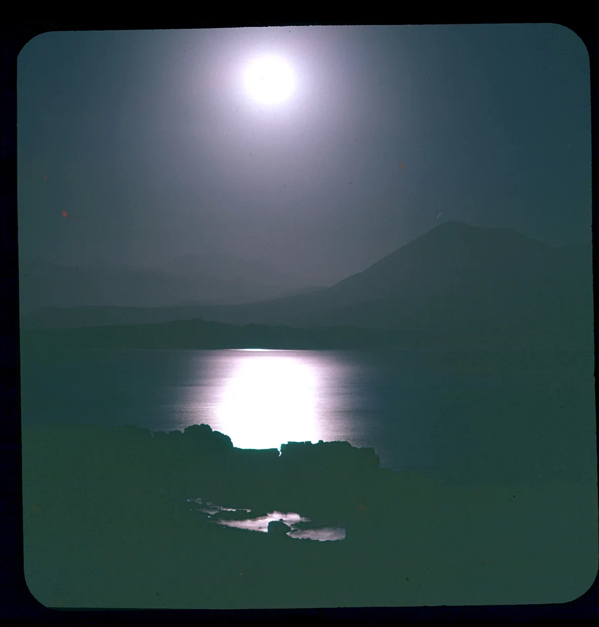 Bahía y montañas, Región de Atacama, Chile, 1950 - 1965