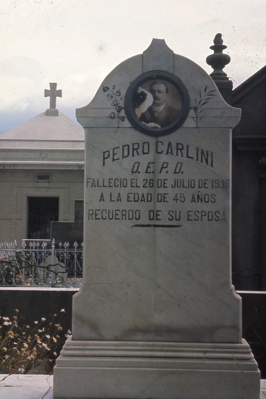 Lápida Cementerio de Punta Arenas en 1965