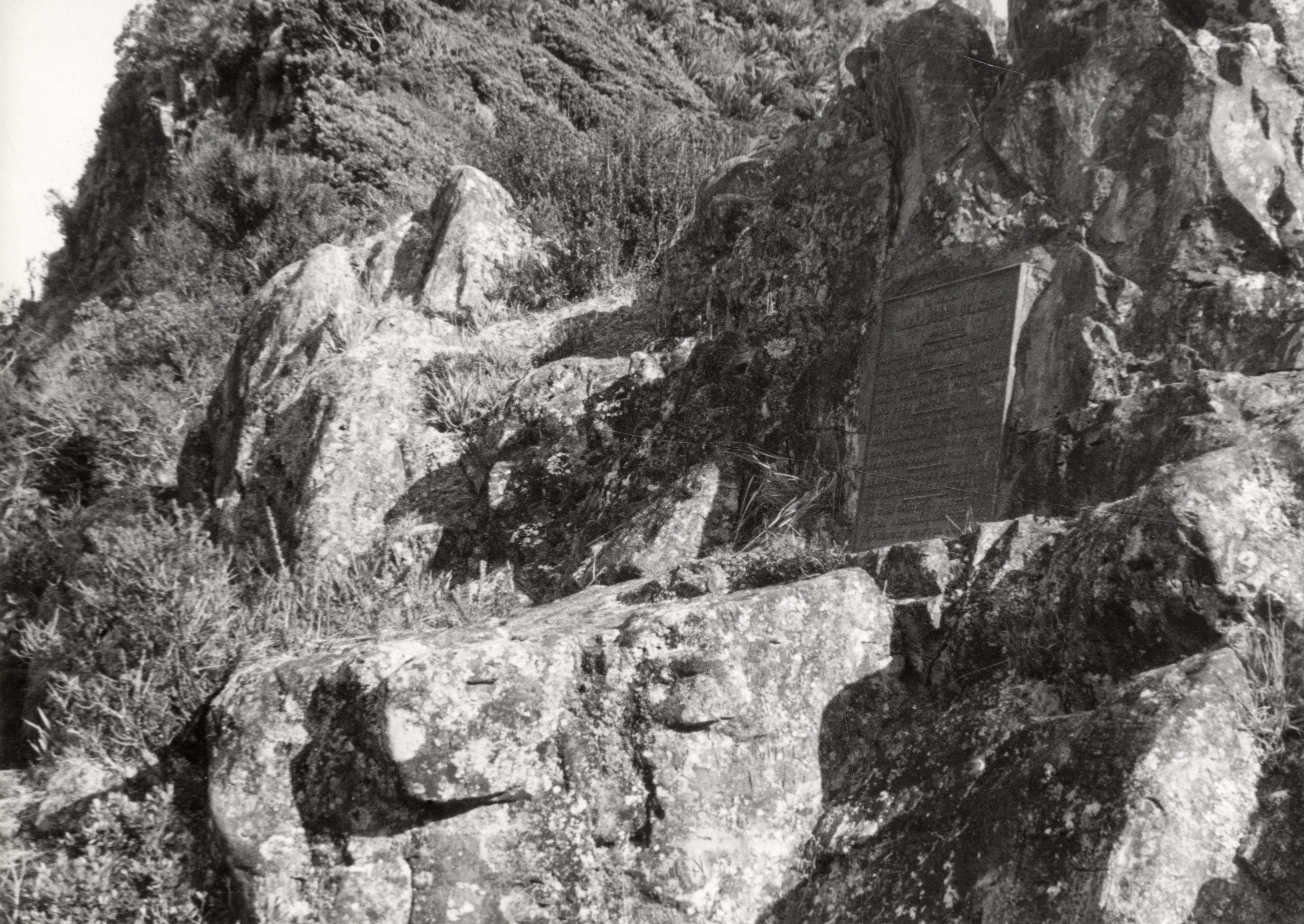 Placas conmemorativas de Isla Robinson Crusoe, 1938