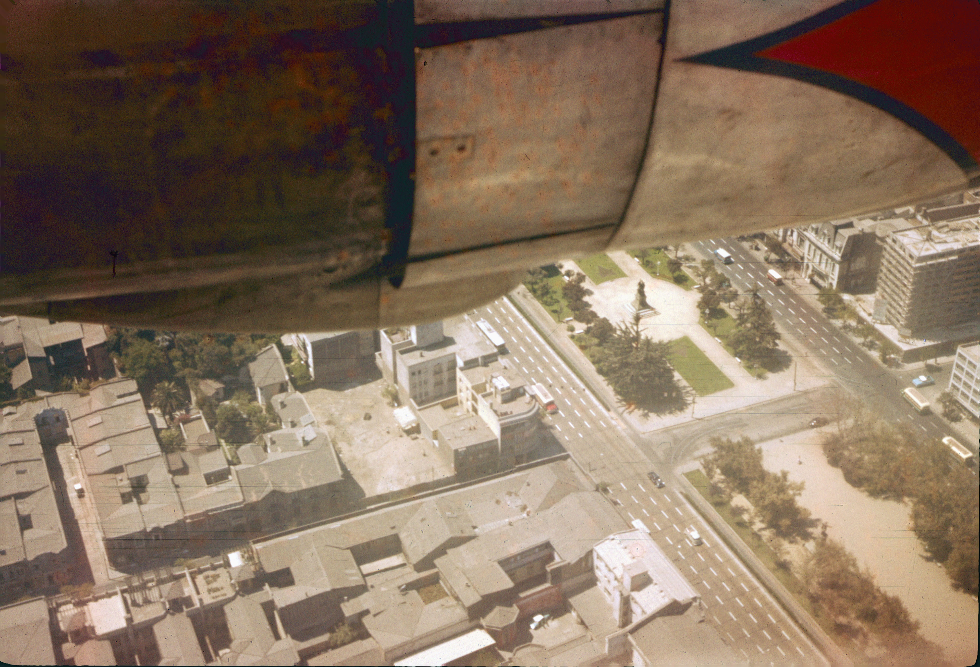 Alameda de Santiago desde un avión, ca. 1965