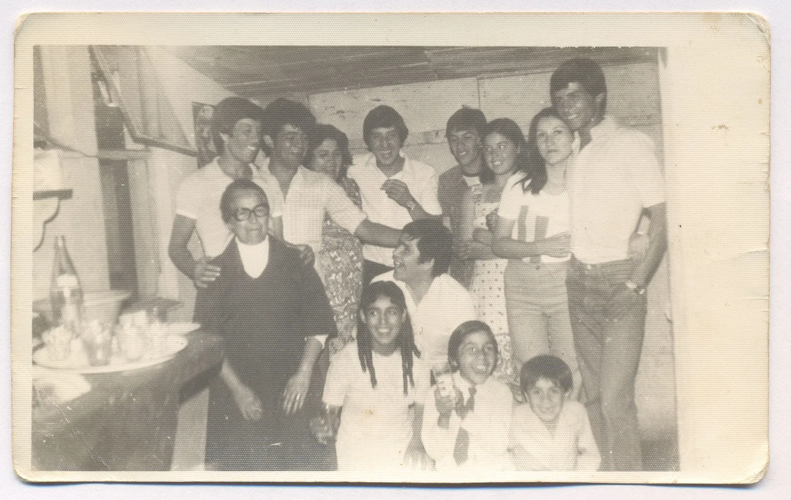 Celebración de año nuevo en casa de la familia Opazo, Chillán, ca. 1960