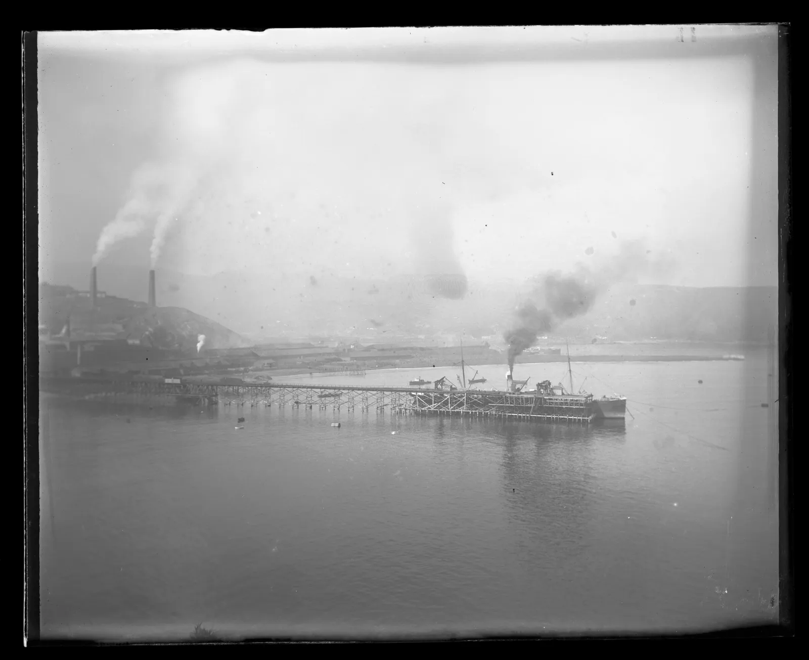 Muelle y Bahía de Lota, ca. 1903