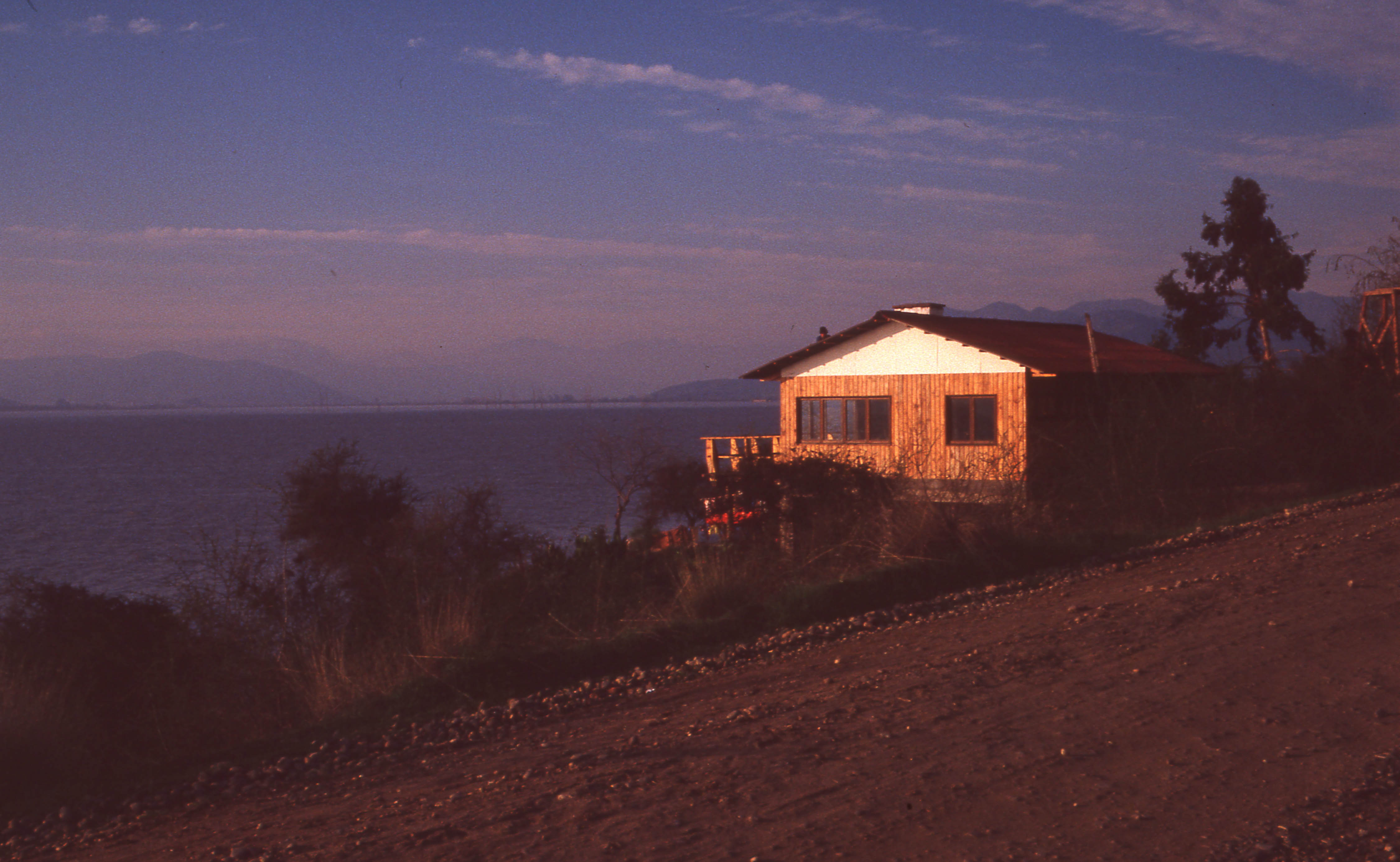 Casas en el camino de Rapel, 1983