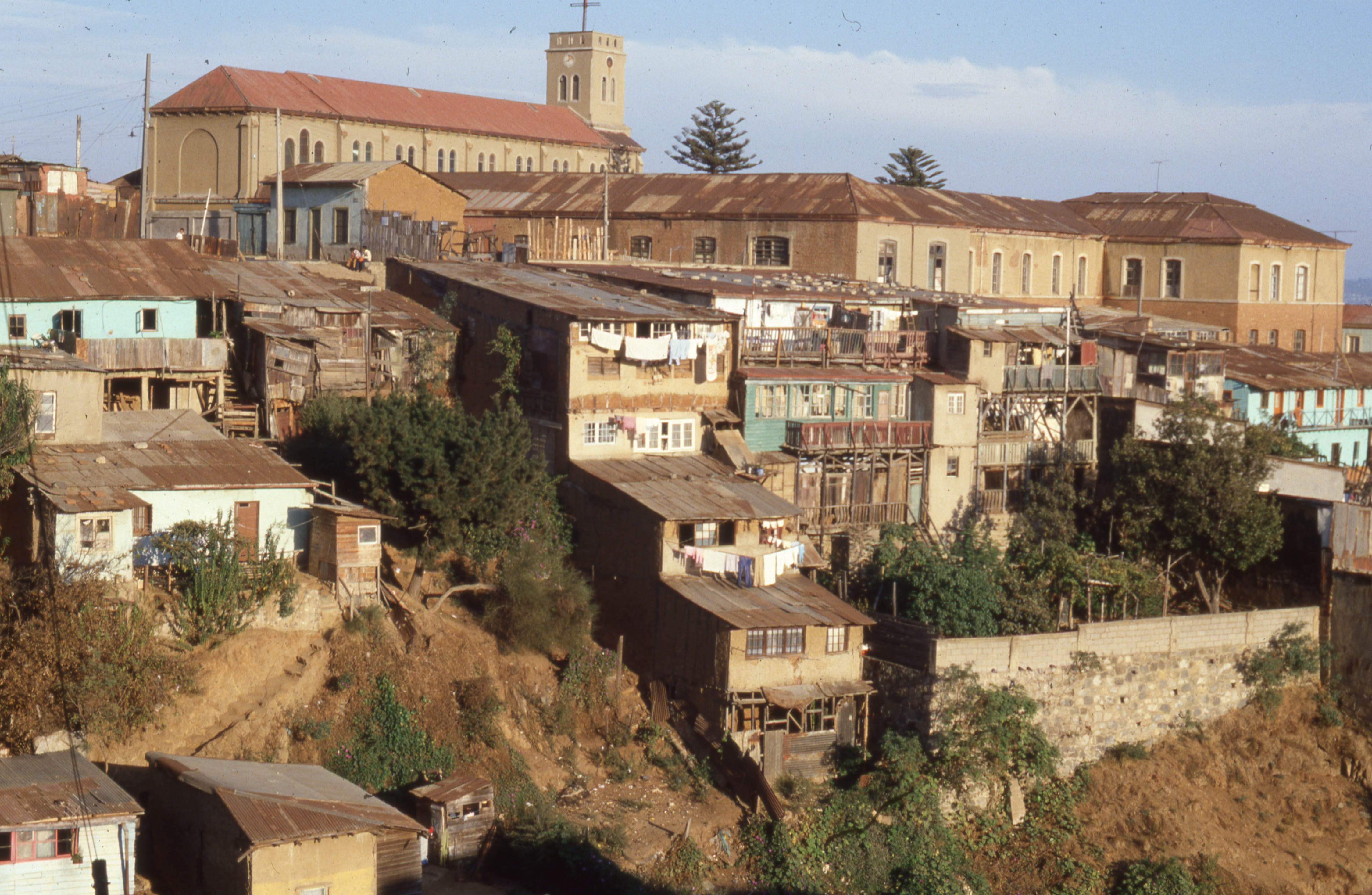 Cerro Cordillera e Iglesia del Perpetuo Socorro, ca. 1975