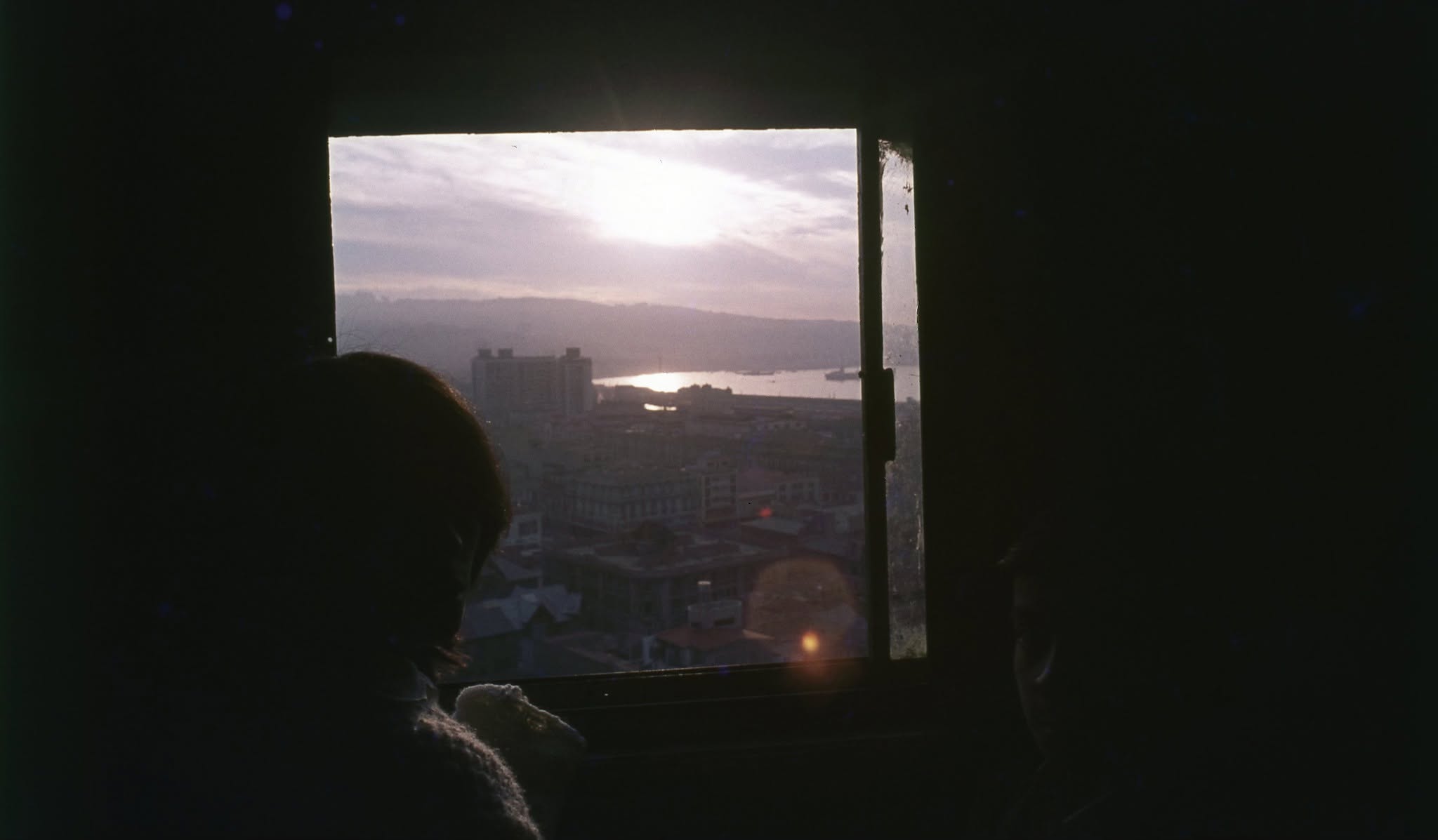 Ocaso desde un carro del Ascensor Larraín, 1978
