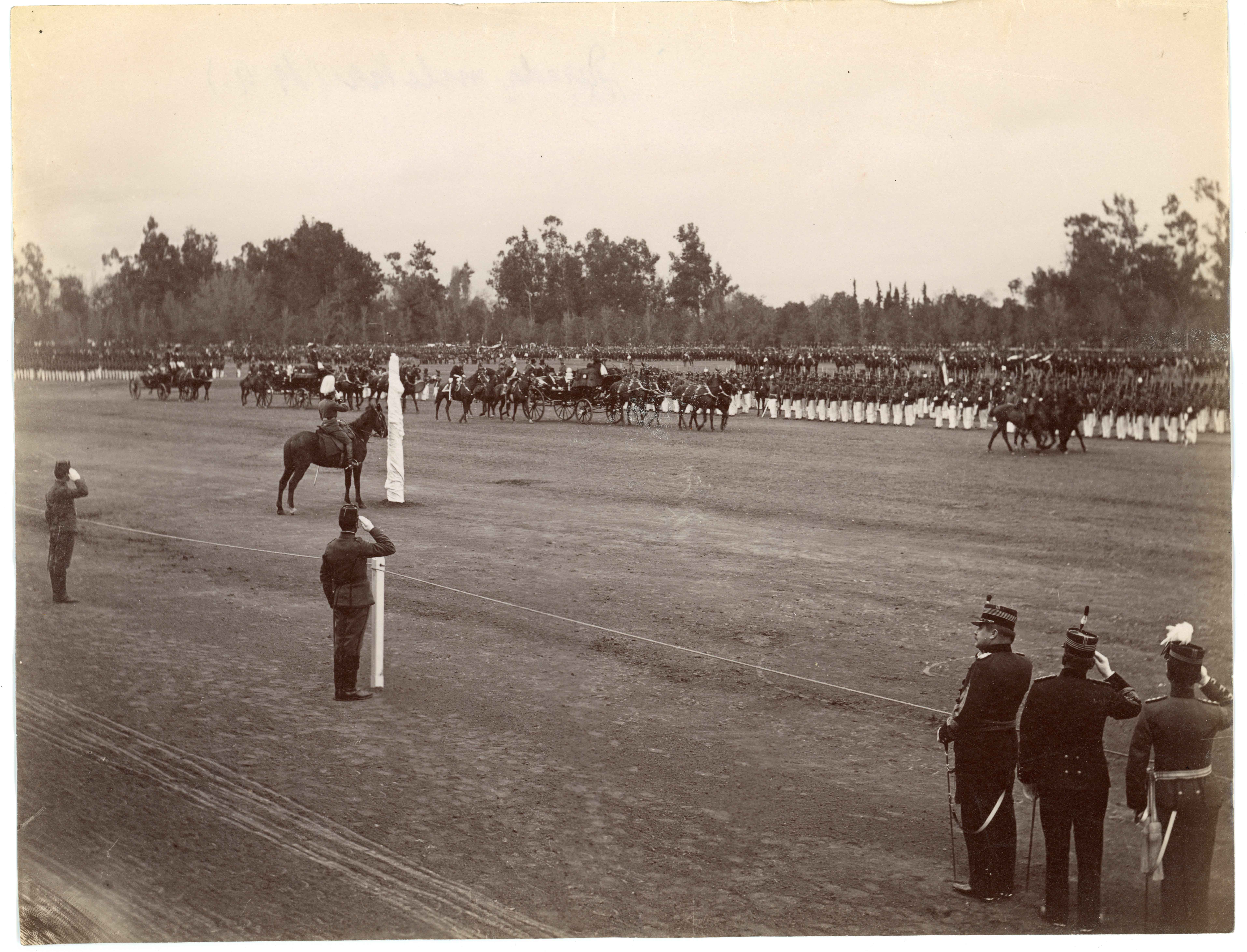 Tropas en Parada Militar, Parque Cousiño, ca. 1904